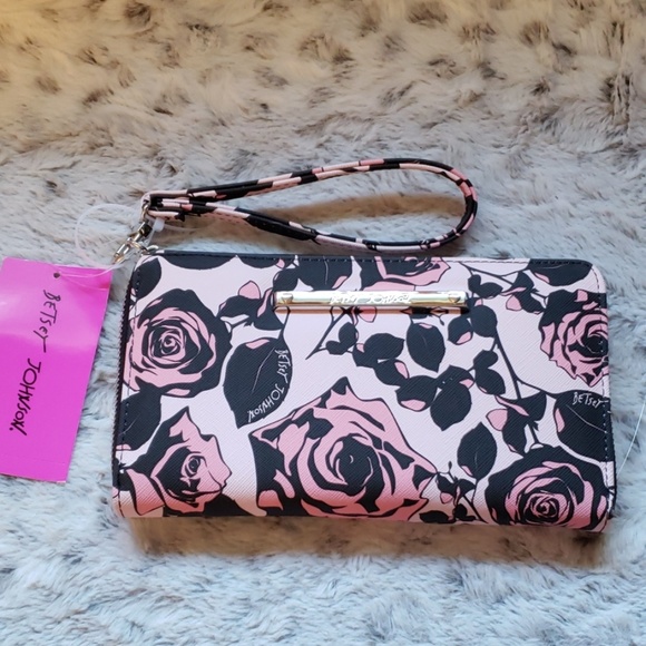 Betsey Johnson Handbags - 🆕️ WT Betsy Johnson Wristlet